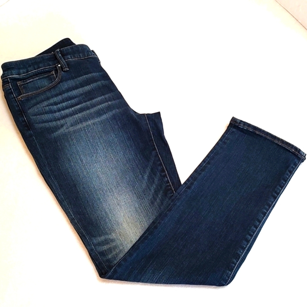 WHBM The Slim Crop Jeans Like New  6